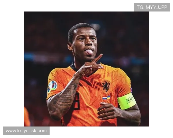 维纳尔杜姆的抉择:暂停比赛、亲赴香港,用足球抚慰火灾灾民