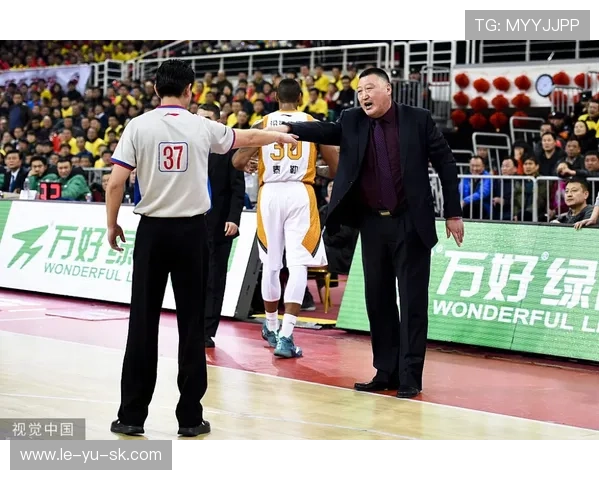 裁判判罚引争议,赛场焦点再度升级 裁判判罚引争议,赛场焦点再度升级