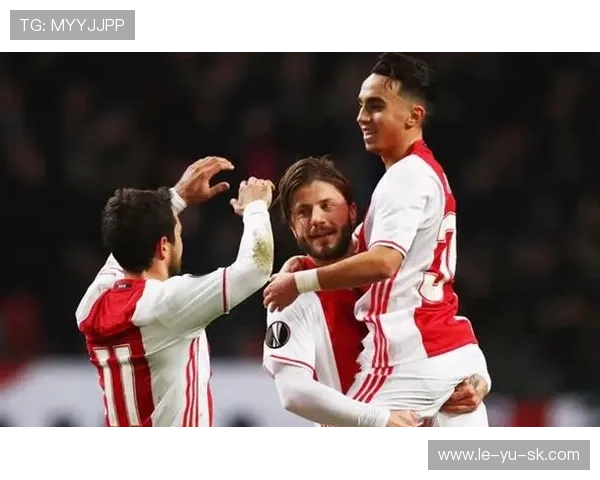 阿贾克斯青训再创辉煌,荷甲新星崭露头角 阿贾克斯青训再创辉煌,荷甲新星崭露头角